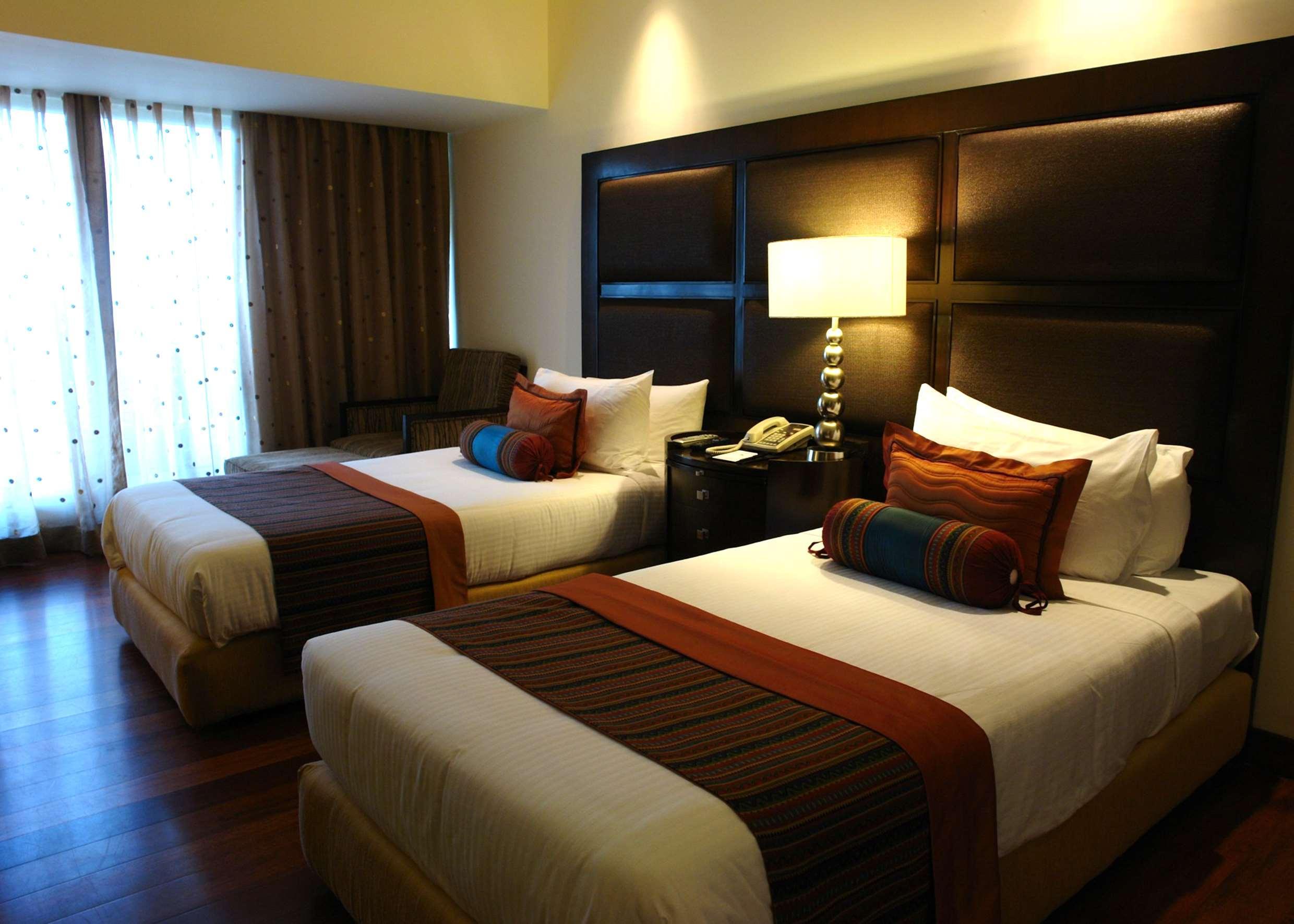 The Lalit Ashok Hotel Bangalore Exterior foto