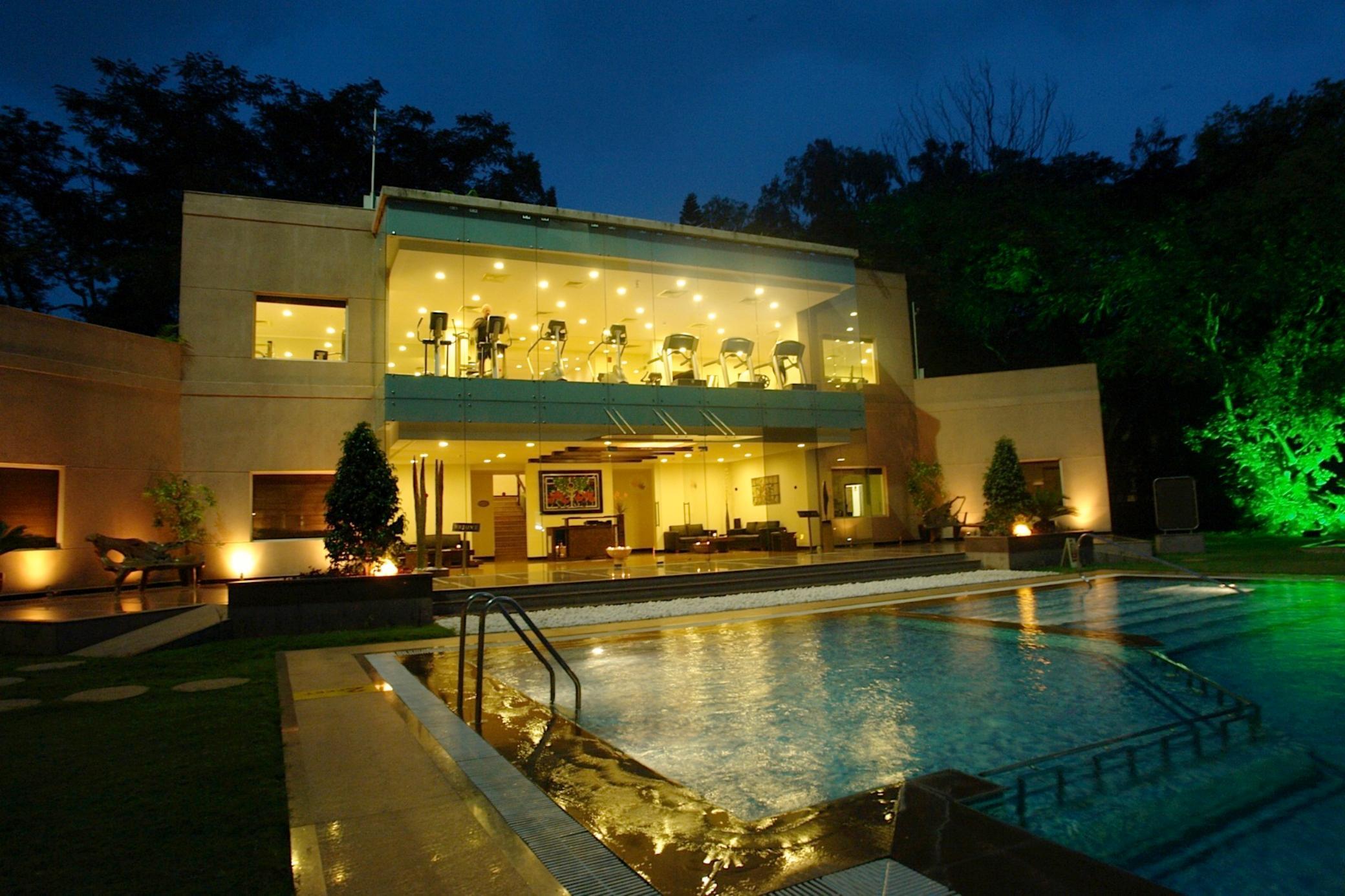 The Lalit Ashok Hotel Bangalore Exterior foto