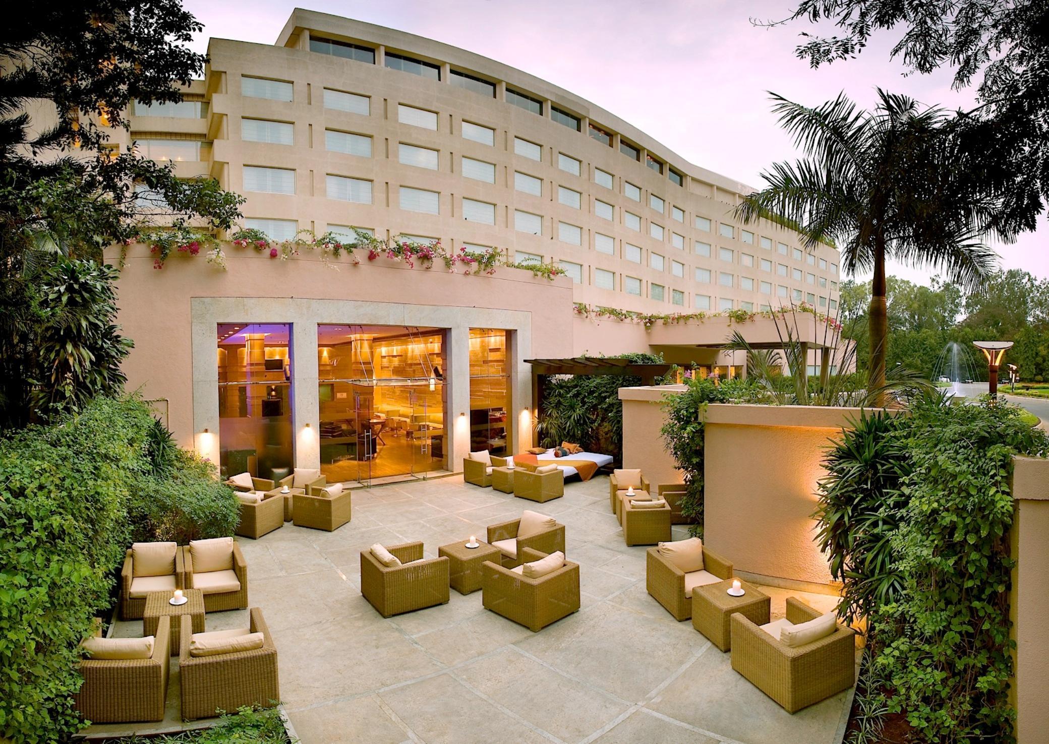 The Lalit Ashok Hotel Bangalore Exterior foto