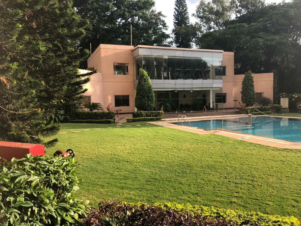 The Lalit Ashok Hotel Bangalore Exterior foto
